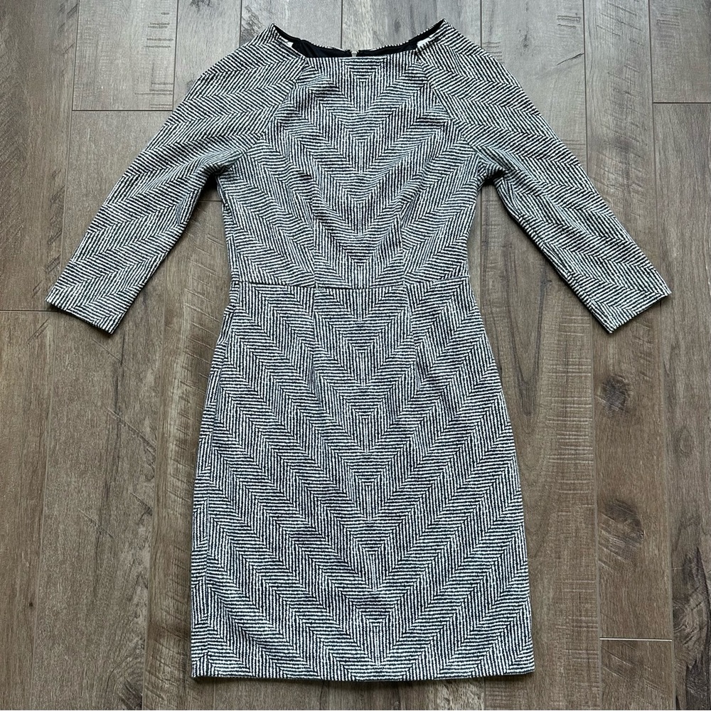 EUC Limited Black / White Striped Chevron Print 3/4 Sleeve Fitted Dress 0